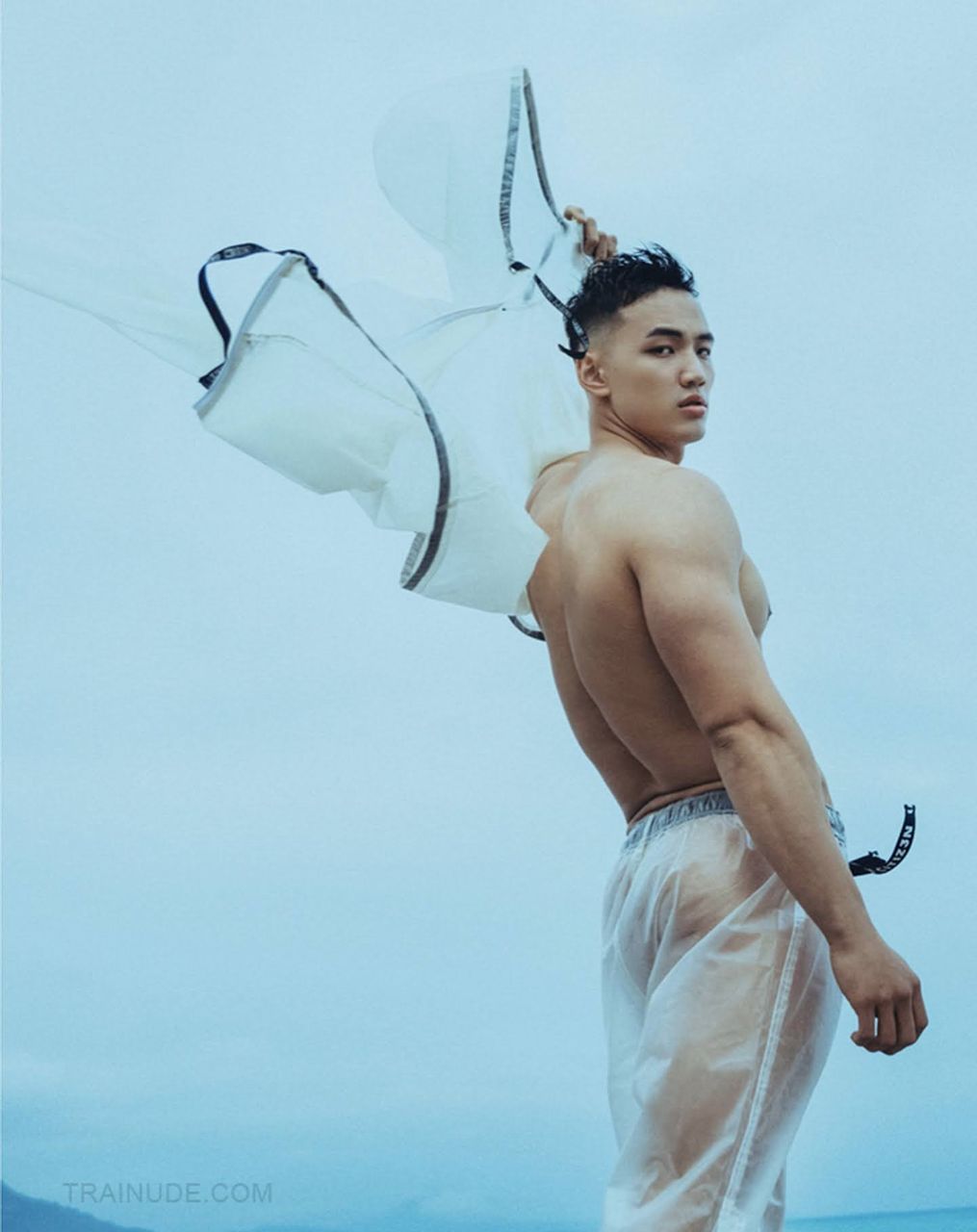 หนุ่มหล่อขึ้นปก 1028.5