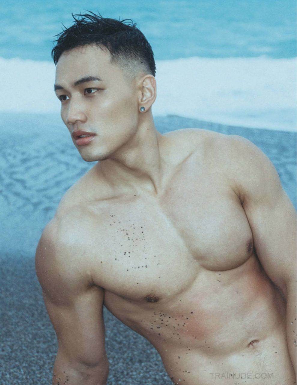 หนุ่มหล่อขึ้นปก 1028.5