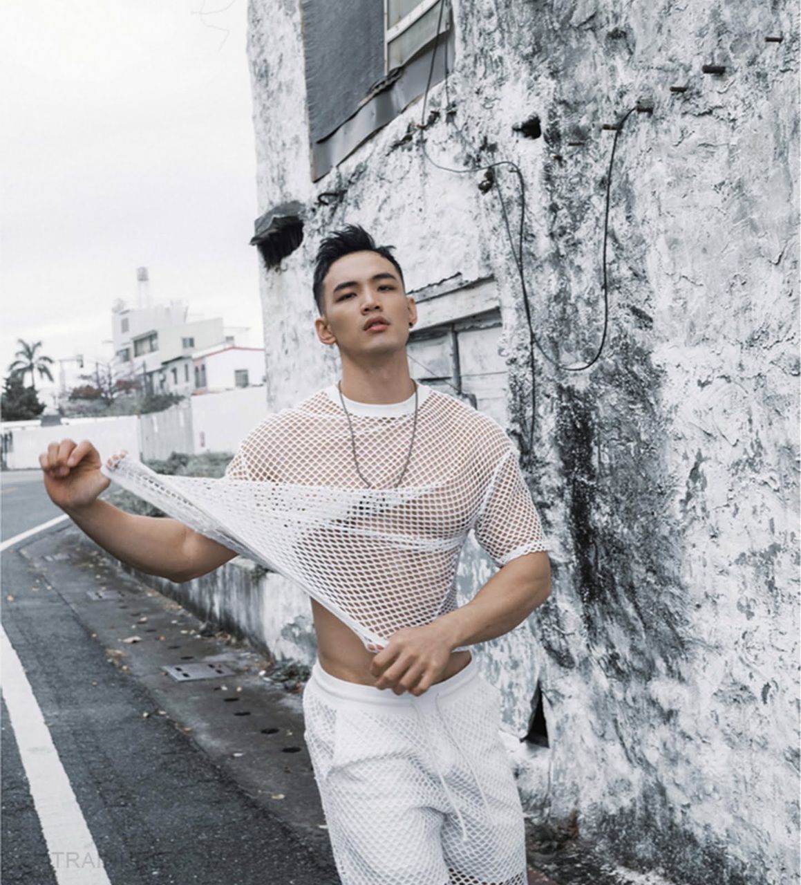 หนุ่มหล่อขึ้นปก 1028.5