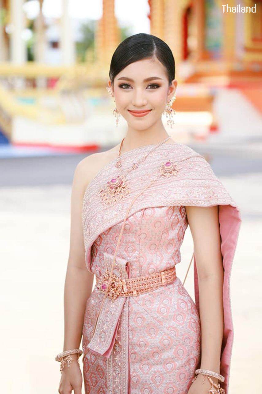 Thai Chakri Dress: ชุดไทยจักรี | THAILAND 🇹🇭