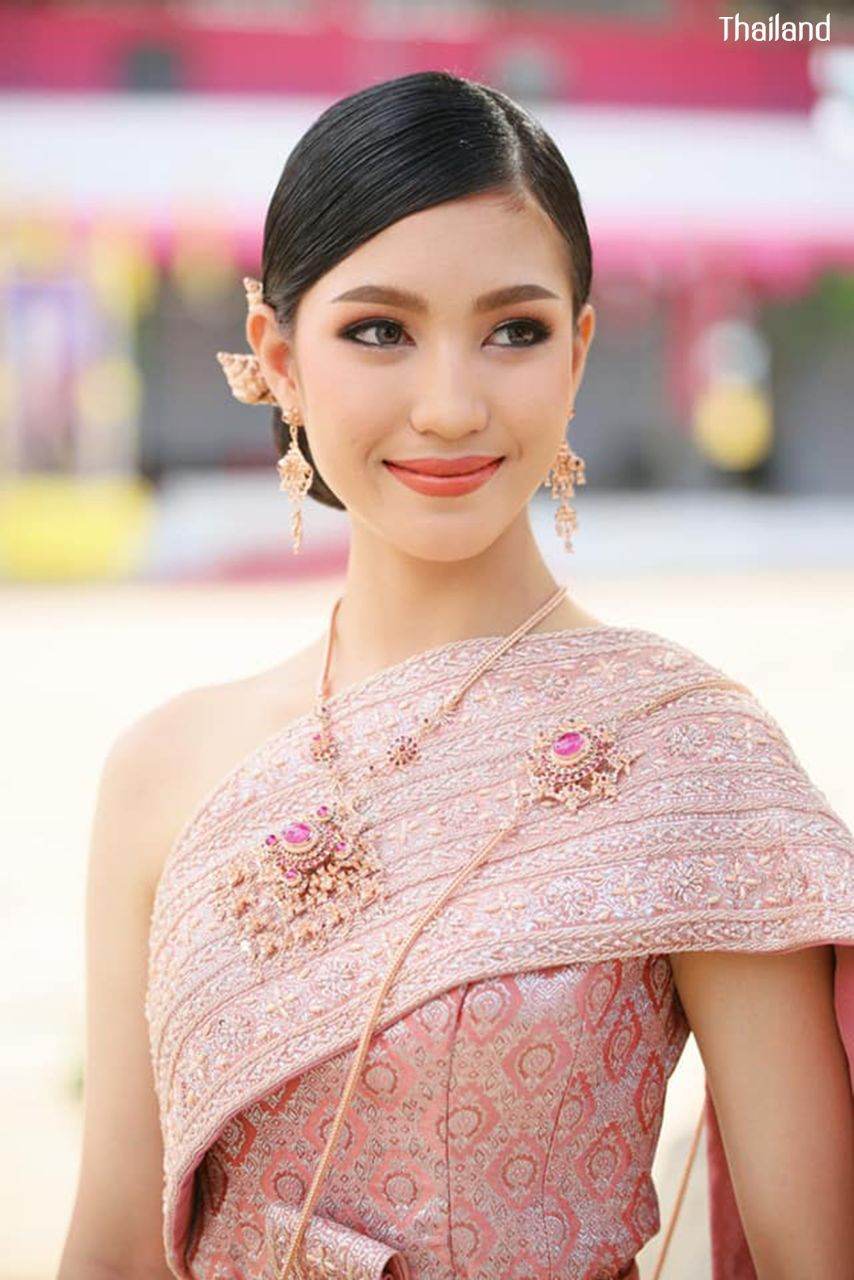 Thai Chakri Dress: ชุดไทยจักรี | THAILAND 🇹🇭