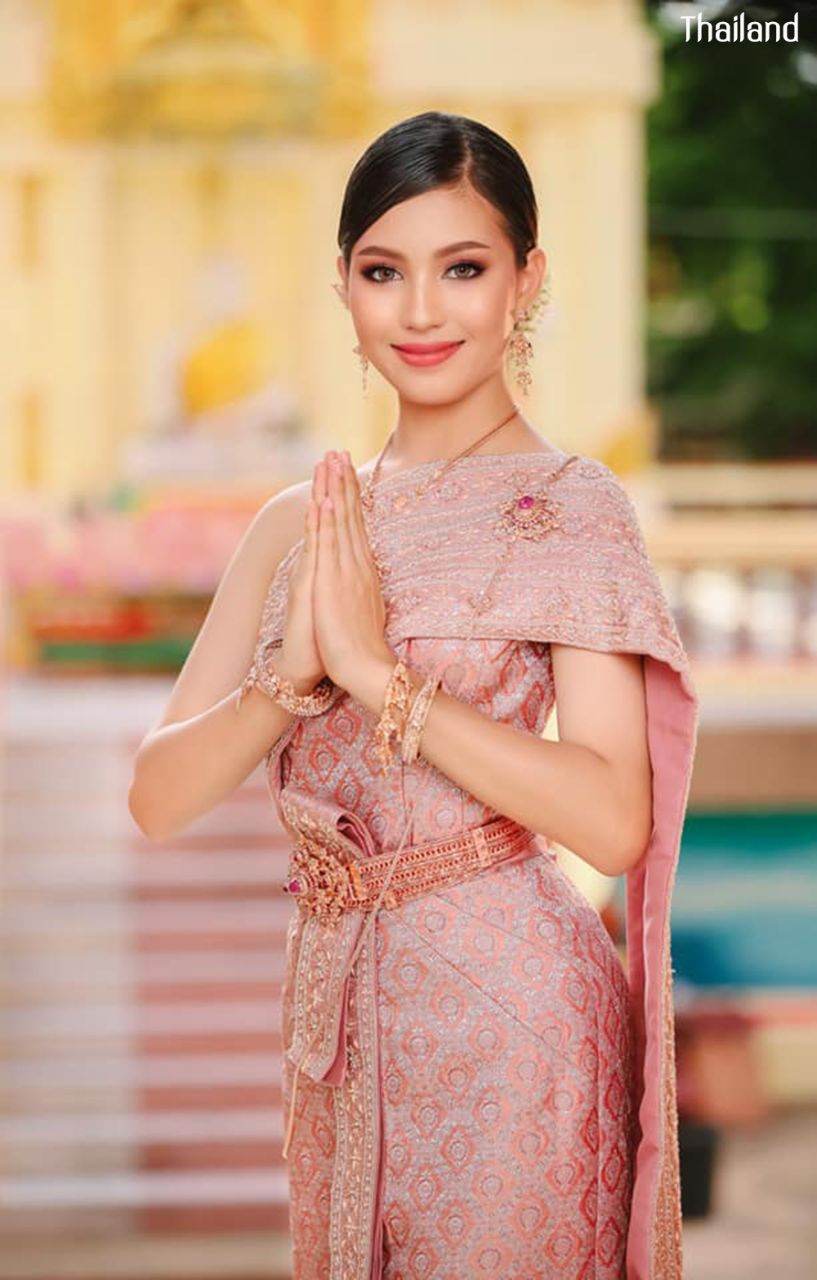Thai Chakri Dress: ชุดไทยจักรี | THAILAND 🇹🇭