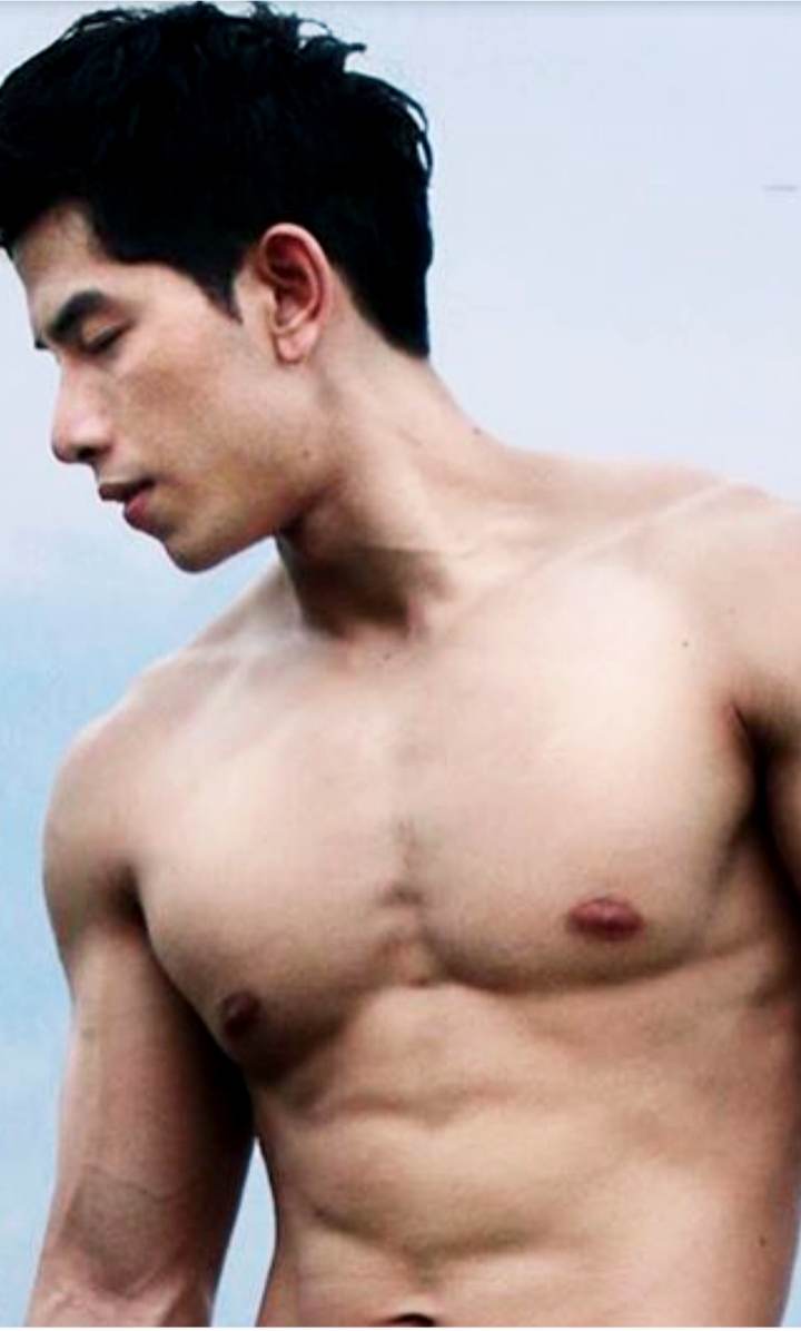 เปลือย:ขวัญ ภูวเมศ