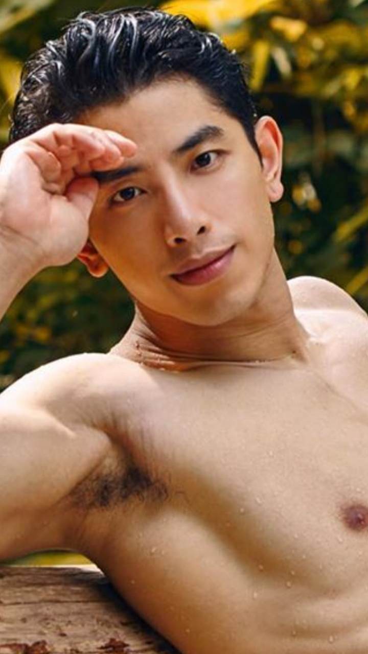 เปลือย:ขวัญ ภูวเมศ