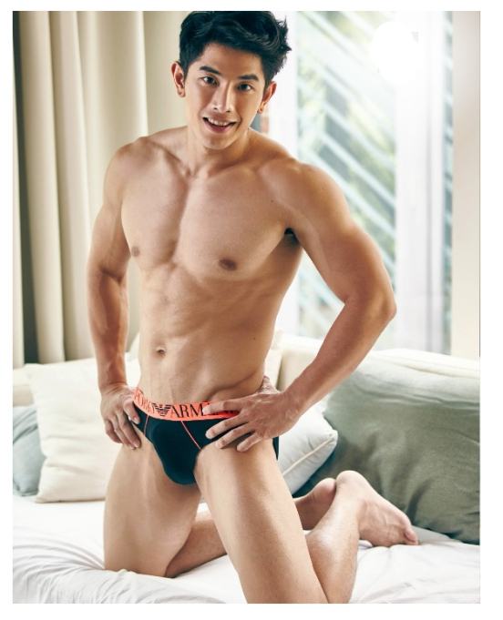 เปลือย:ขวัญ ภูวเมศ