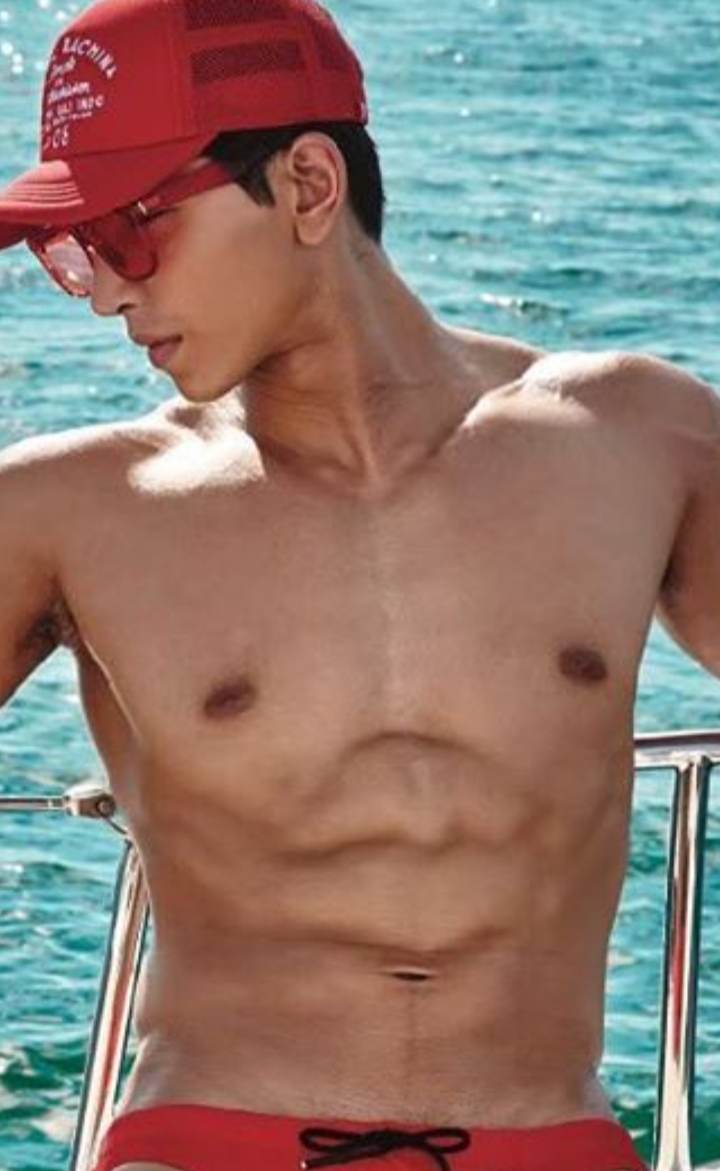 เปลือย:ขวัญ ภูวเมศ