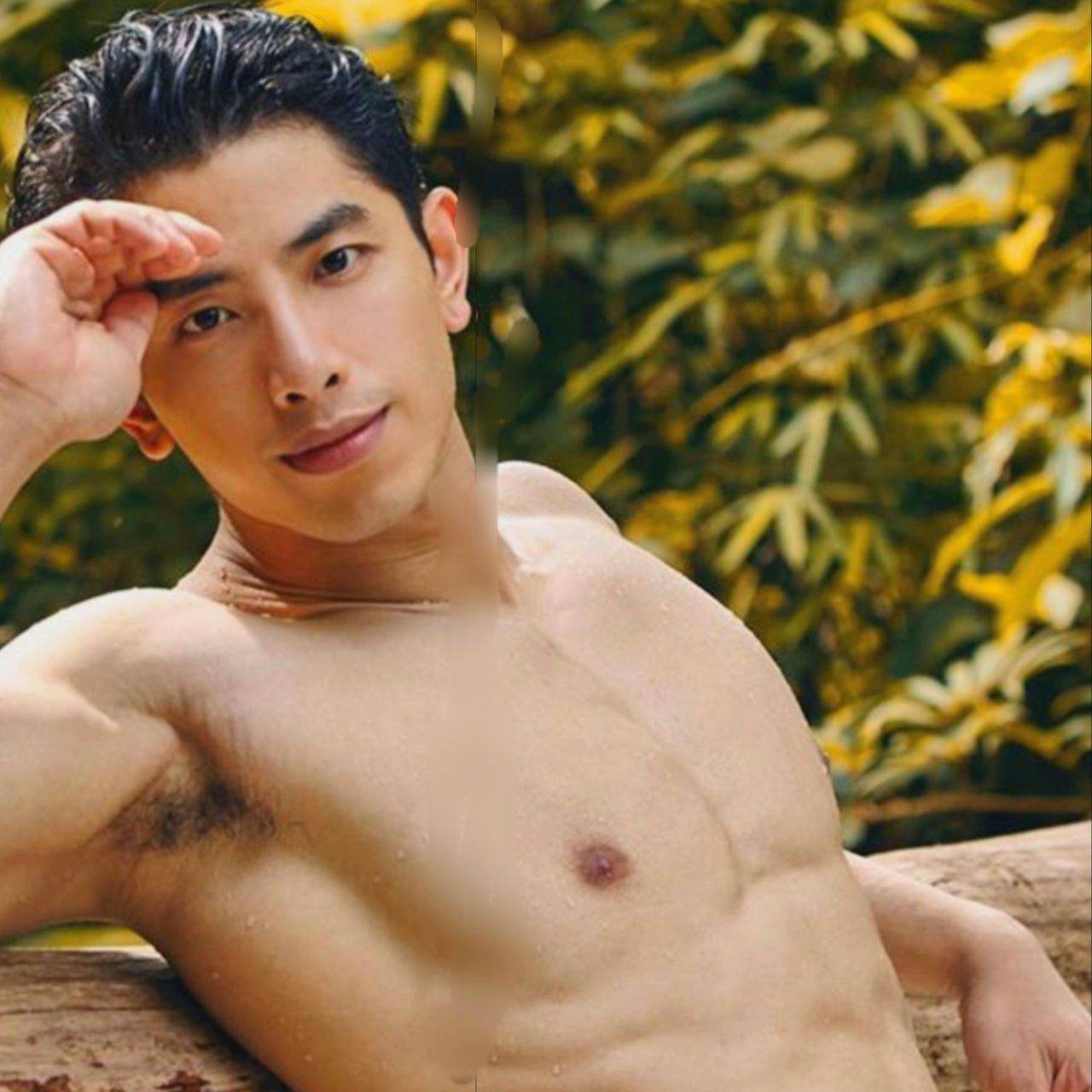 เปลือย:ขวัญ ภูวเมศ