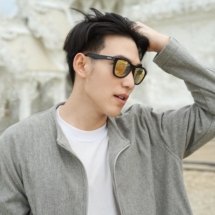 เปลือย:ขวัญ ภูวเมศ