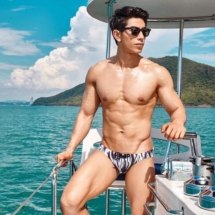 เปลือย:ขวัญ ภูวเมศ