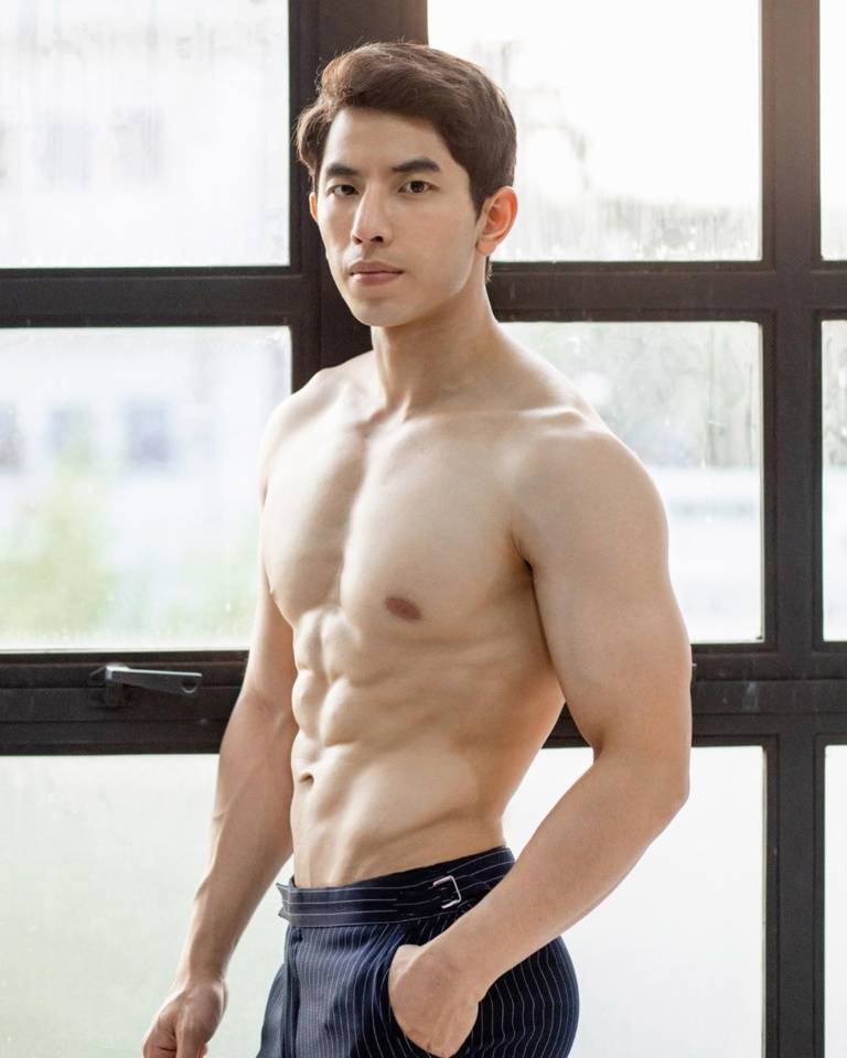 เปลือย:ขวัญ ภูวเมศ