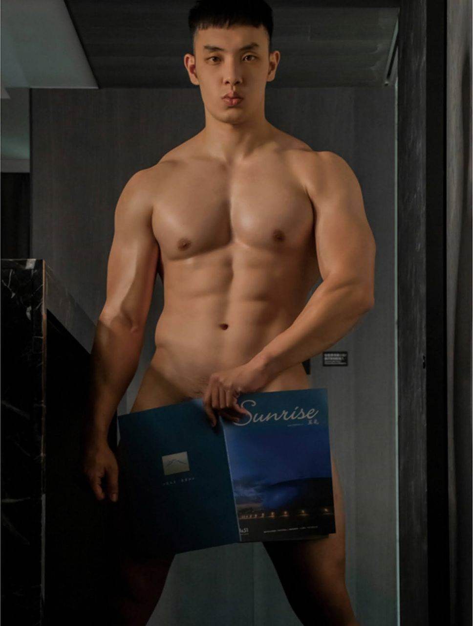 หนุ่มหล่อขึ้นปก 1027.6