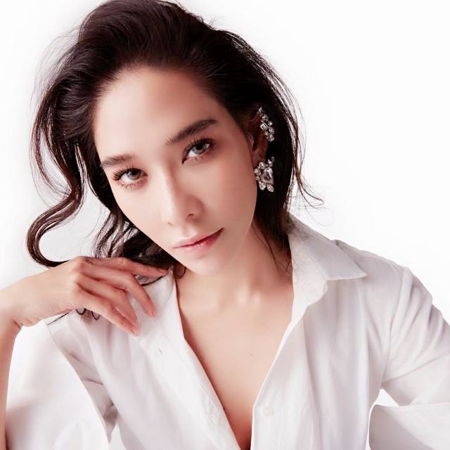 พลอย เฌอมาลย์ เรื่อง สามีตีตรา