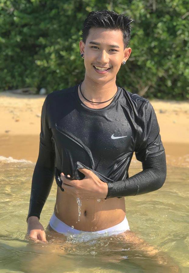 แซ่บแพร็บๆ: เบส กาก้า