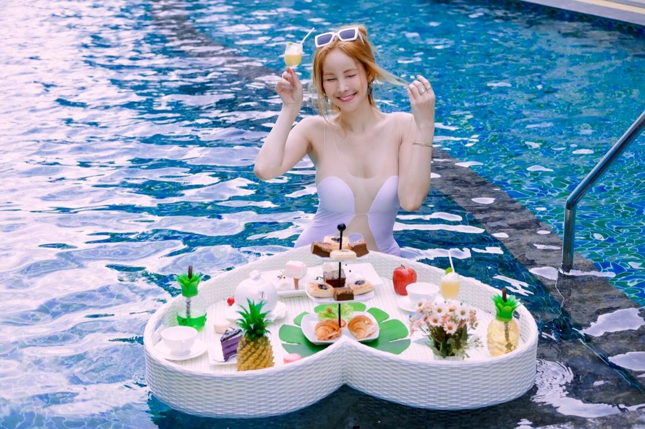 สาวสวยน่ารักสดใส สาวสองอวดหุ่นสวยผิวขาว จนสาวแท้ต้องยอมแพ้