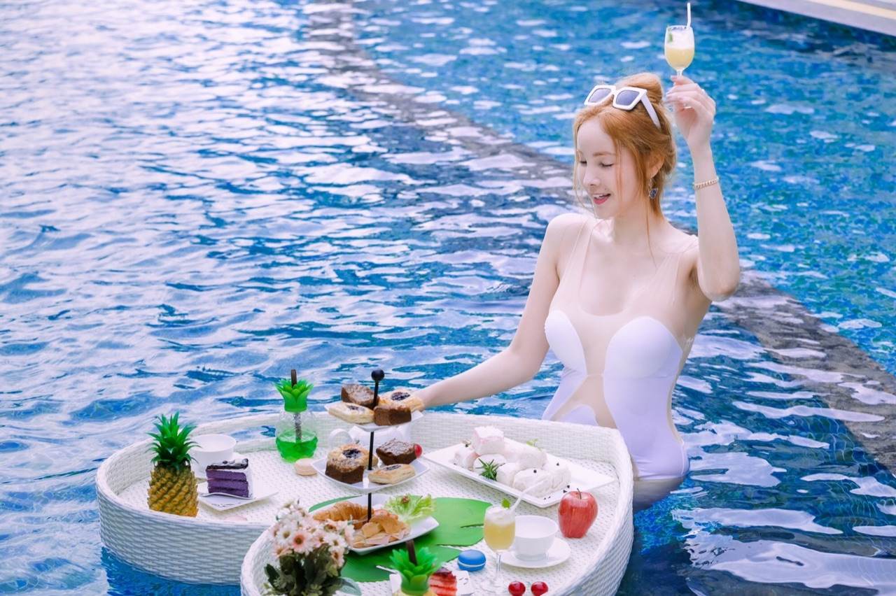 สาวสวยน่ารักสดใส สาวสองอวดหุ่นสวยผิวขาว จนสาวแท้ต้องยอมแพ้