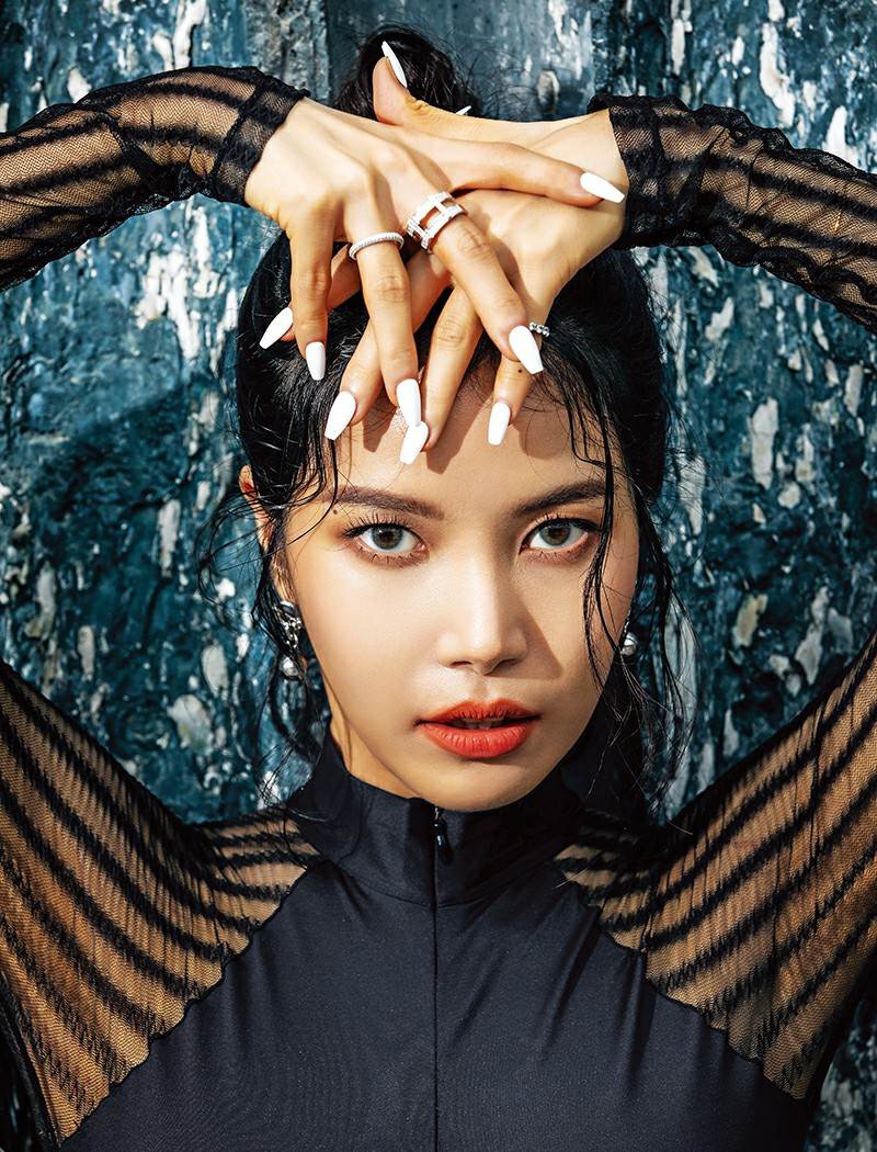 Solar (MAMAMOO) & Yang Chi Seung @ Men&rsquo;s Health Korea August 2021