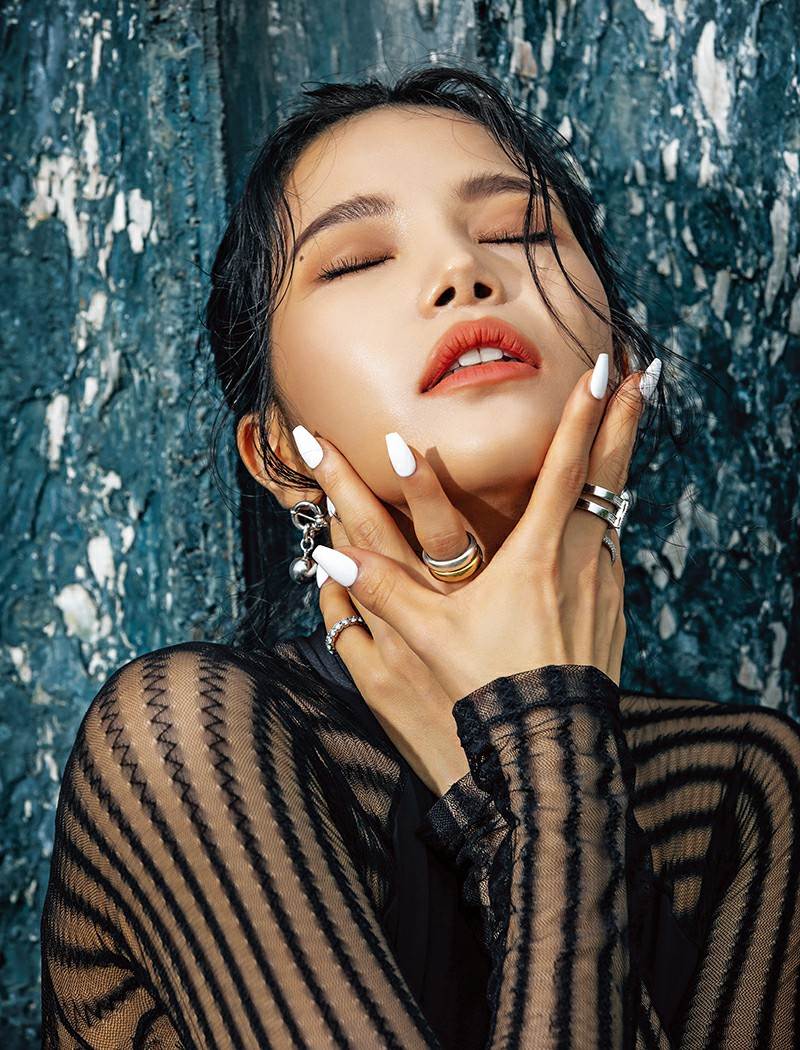 Solar (MAMAMOO) & Yang Chi Seung @ Men&rsquo;s Health Korea August 2021