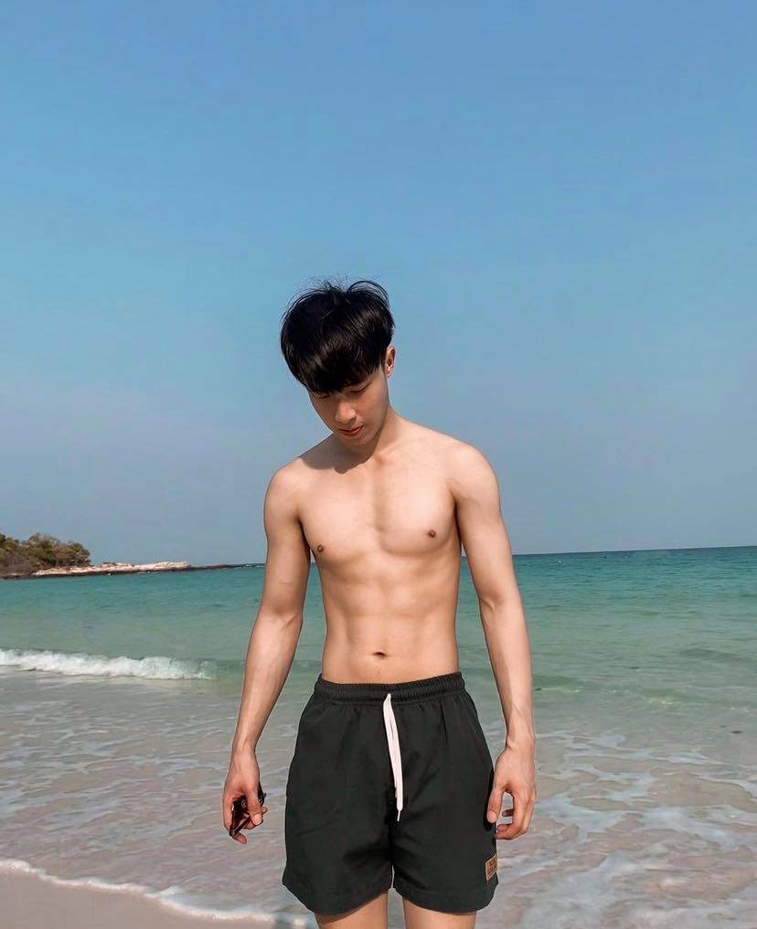 ถอดโชว์เรือนร่าง 2730