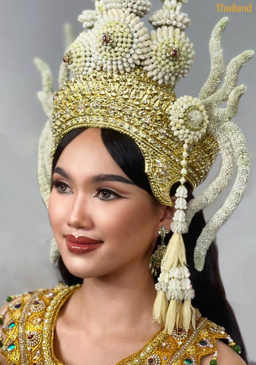 The beautiful floral jewelry on Thai apsara headdress | THAILAND 🇹🇭 ️
