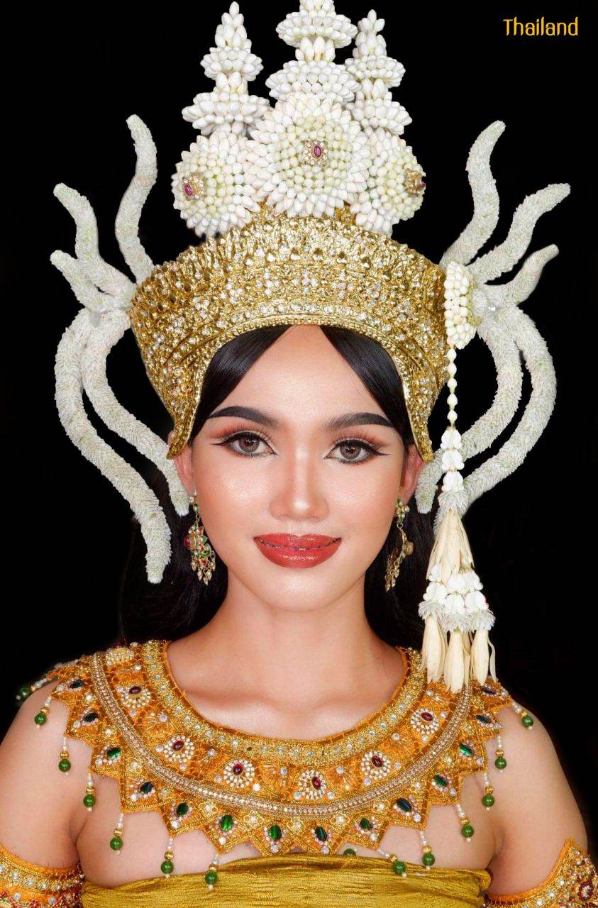 The beautiful floral jewelry on Thai apsara headdress | THAILAND 🇹🇭 ️