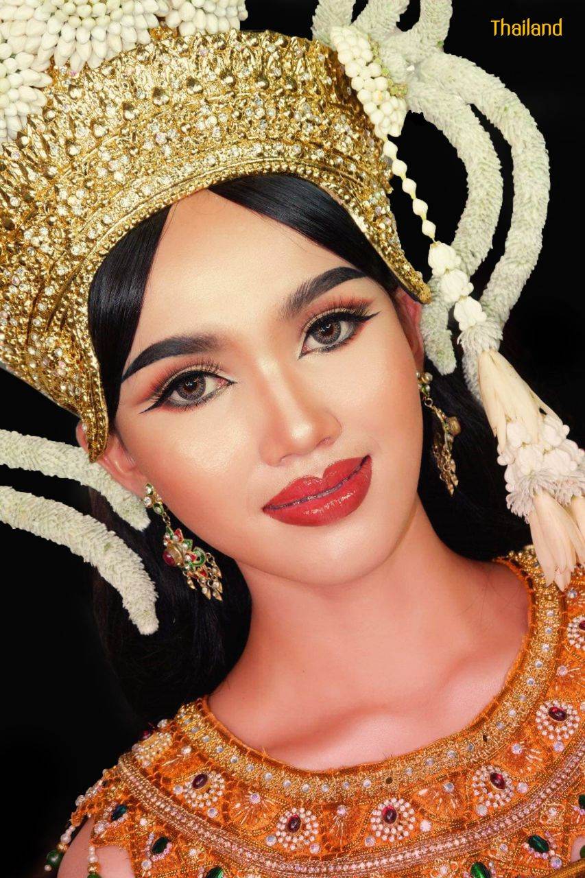 The beautiful floral jewelry on Thai apsara headdress | THAILAND 🇹🇭 ️