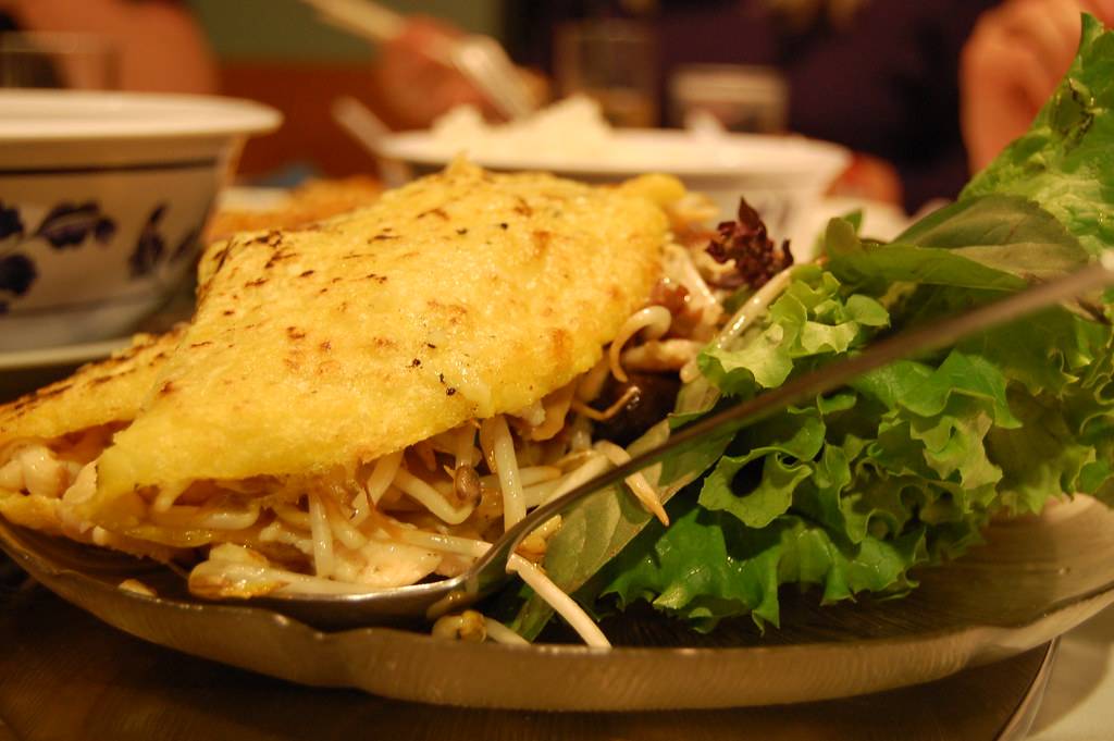 บั๊ญแส่ว (Banh xeo)