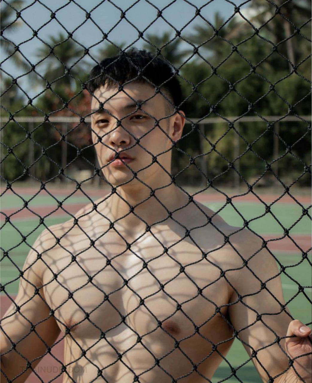 หนุ่มหล่อขึ้นปก 1027.8