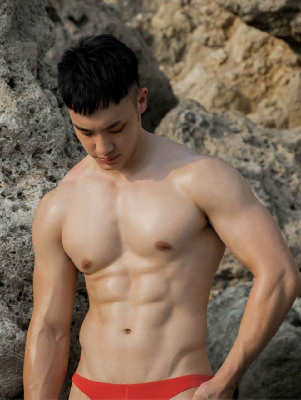 หนุ่มหล่อขึ้นปก 1027.8