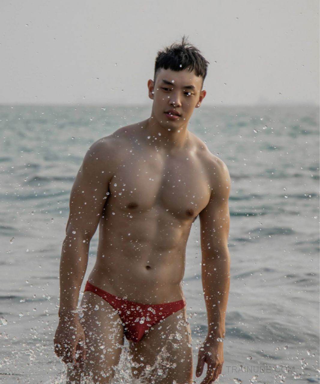 หนุ่มหล่อขึ้นปก 1027.8