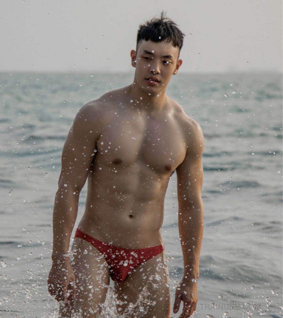 หนุ่มหล่อขึ้นปก 1027.8