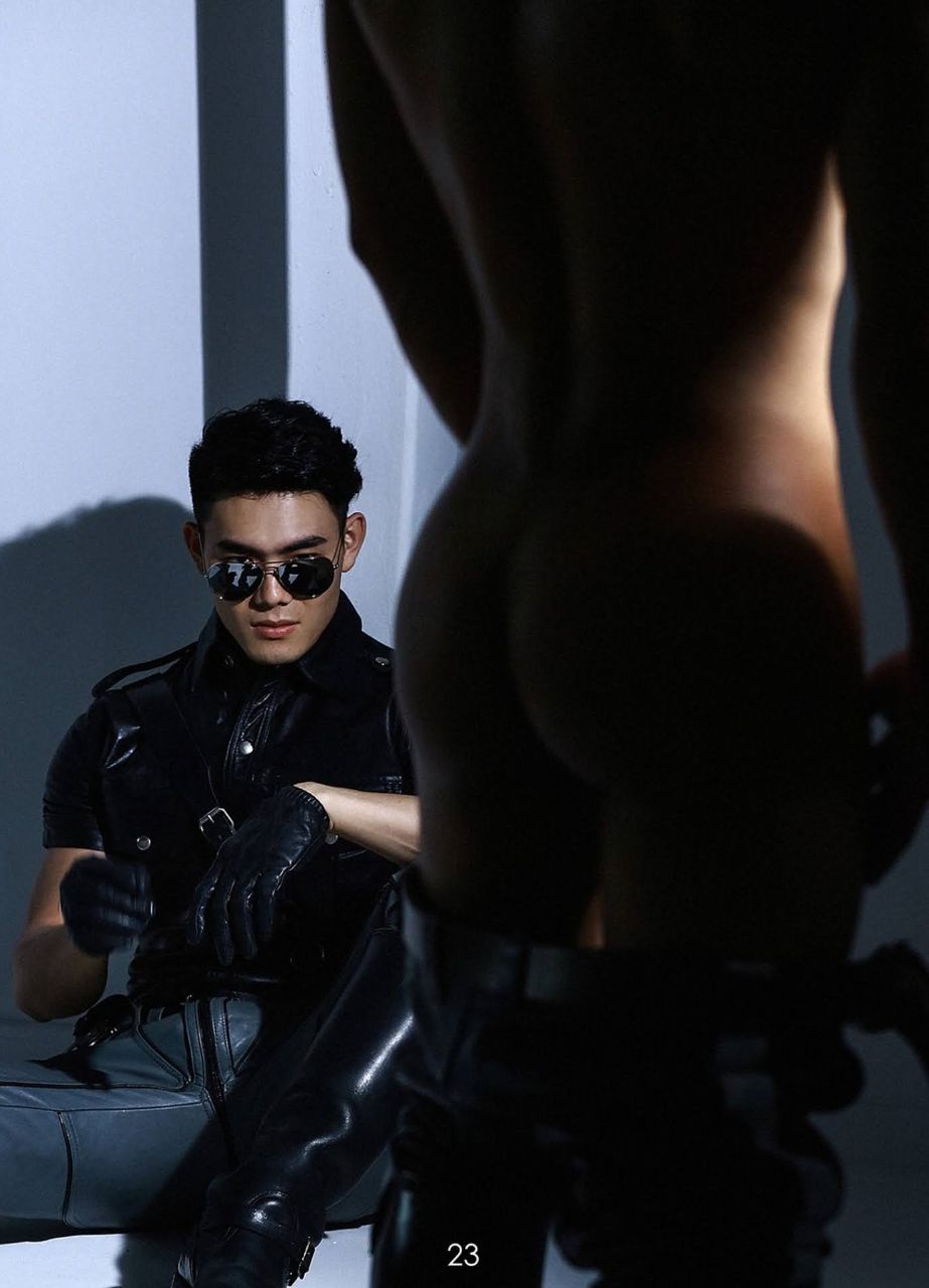 หนุ่มหล่อขึ้นปก 1029.1