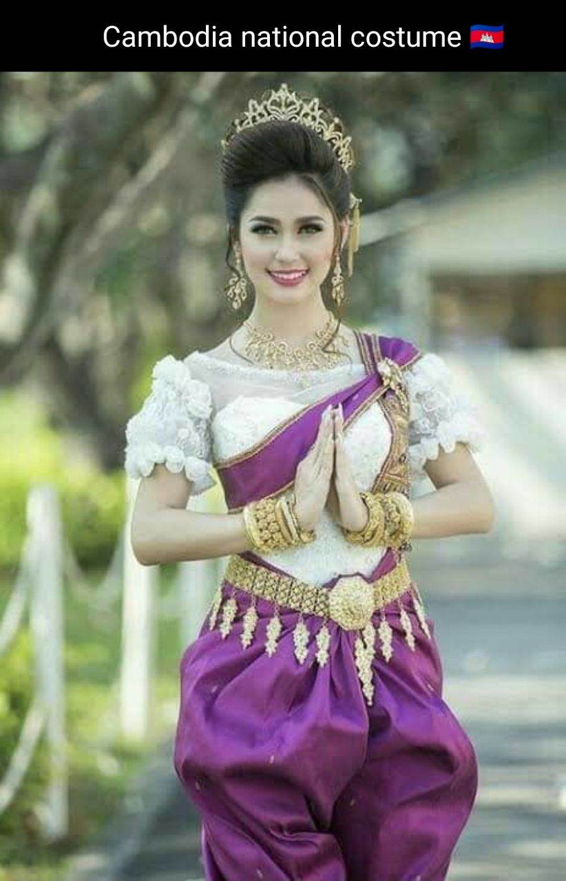 Cambodia national costume:ð°ðāļāļļāļāļāļĢāļ°āļāļģāļāļēāļāļīāļāļąāļĄāļāļđāļāļē:Sampot: cambodia wedding dress:Traditional cambodian dress