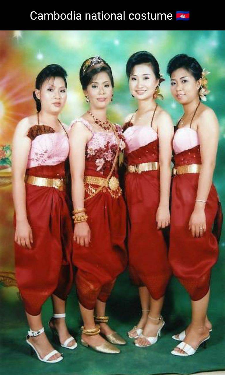 Cambodia national costume:ð°ðāļāļļāļāļāļĢāļ°āļāļģāļāļēāļāļīāļāļąāļĄāļāļđāļāļē:Sampot: cambodia wedding dress:Traditional cambodian dress