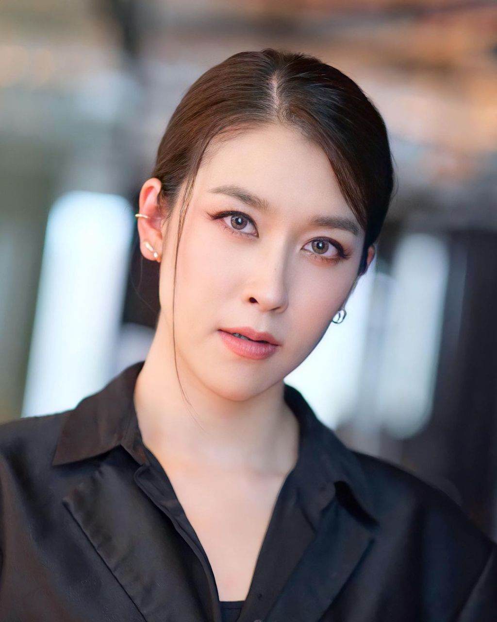 เชียร์ ฑิฆัมพร เรื่อง เรือนไหมมัจจุราช