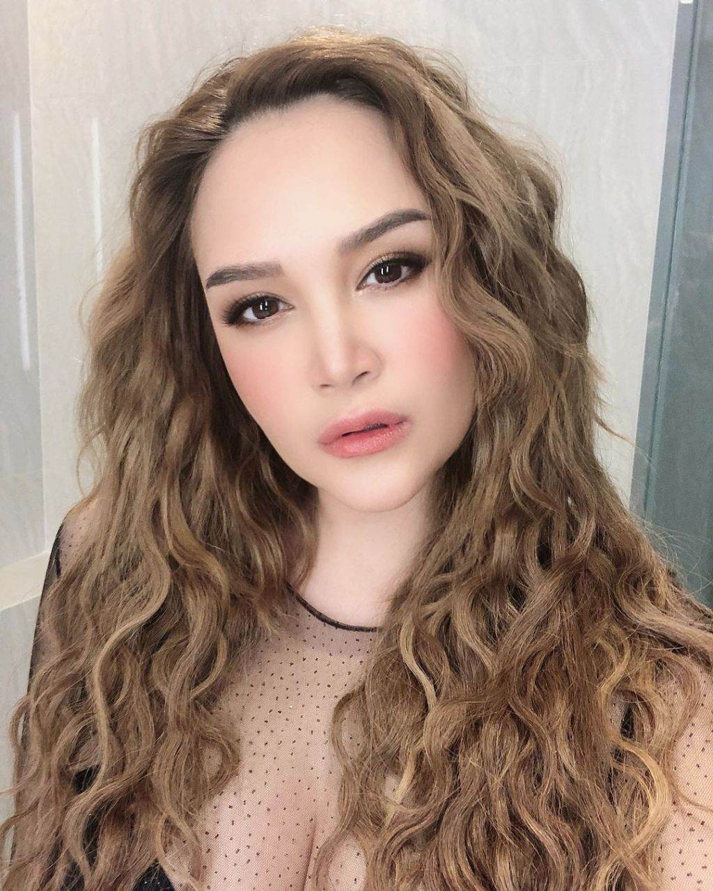 ทาทา ยัง เรื่อง ปลายเทียน