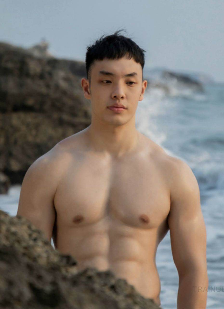 หนุ่มหล่อขึ้นปก 1027.9