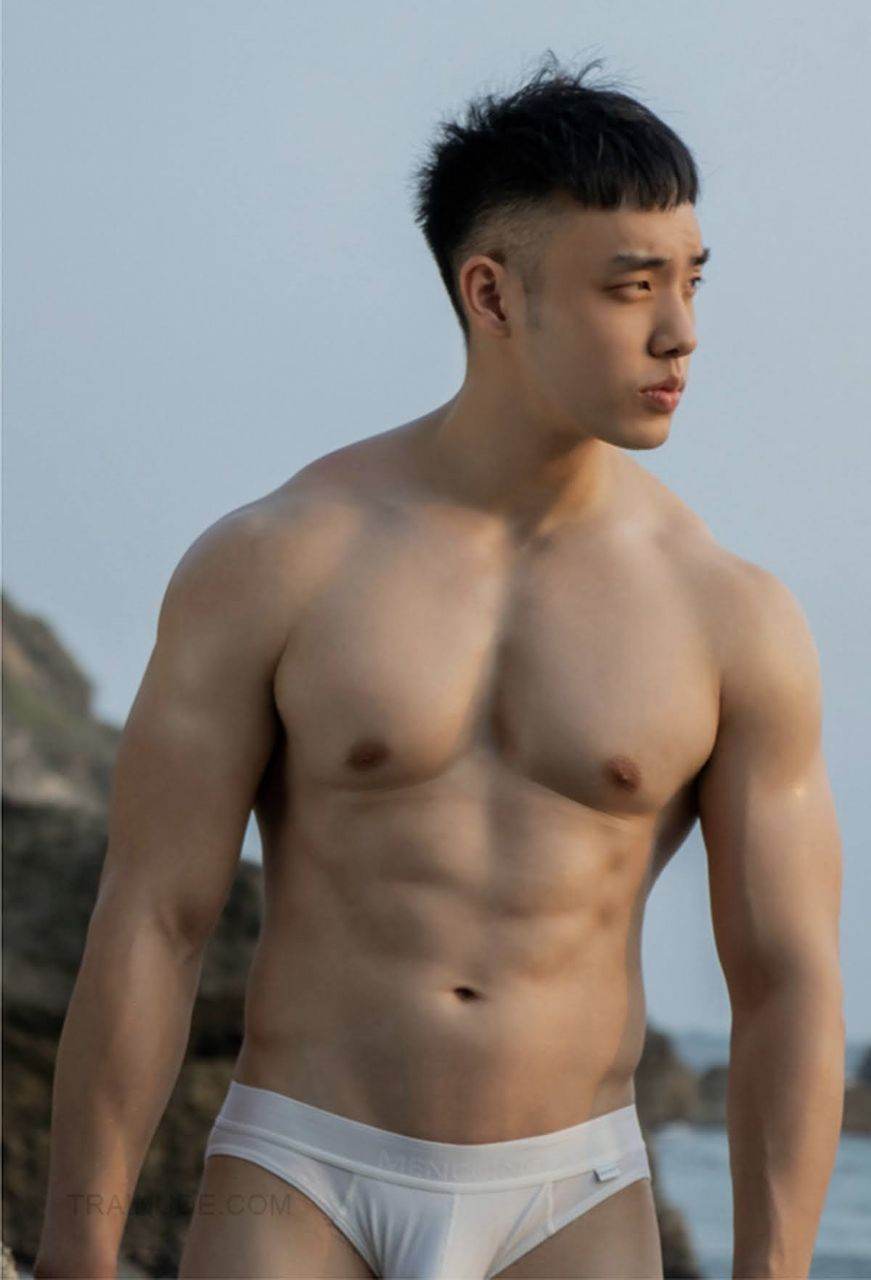 หนุ่มหล่อขึ้นปก 1027.9
