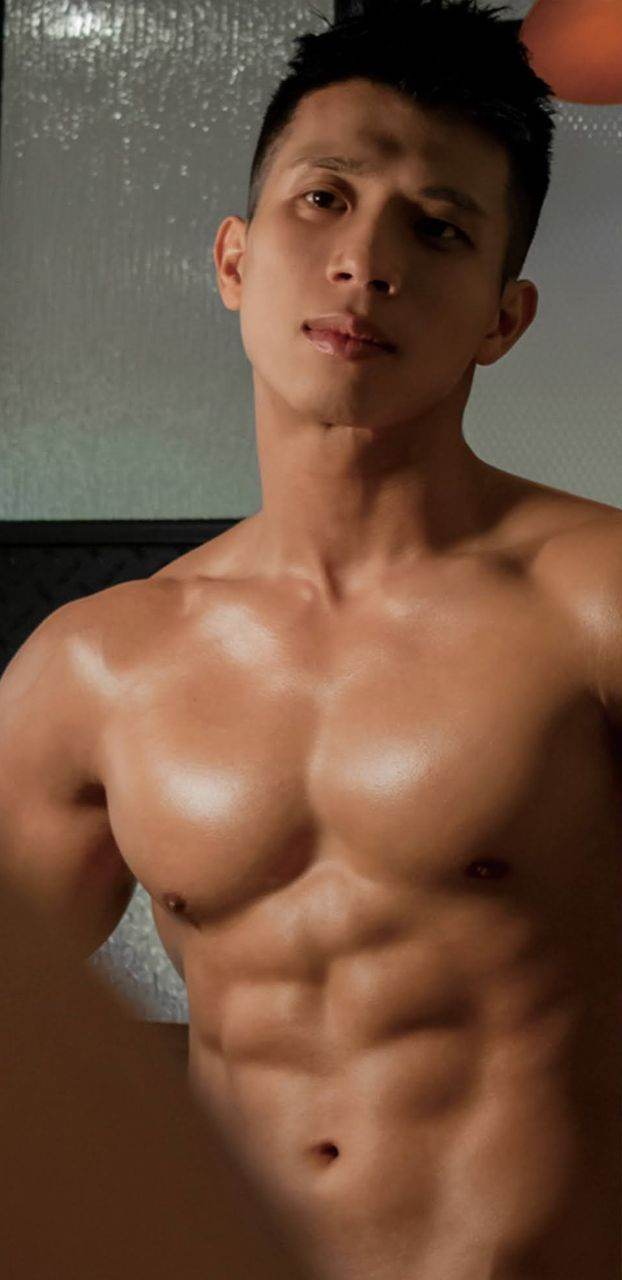 หนุ่มหล่อขึ้นปก 1027.9