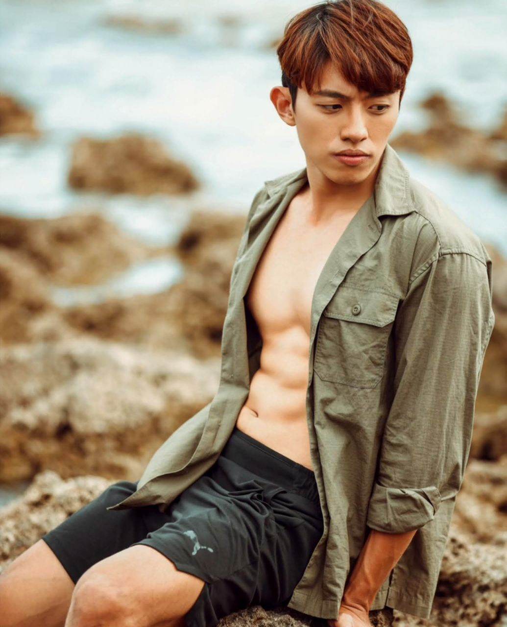 หนุ่มหล่อขึ้นปก 1033.1