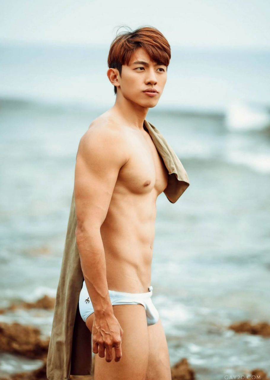 หนุ่มหล่อขึ้นปก 1033.1