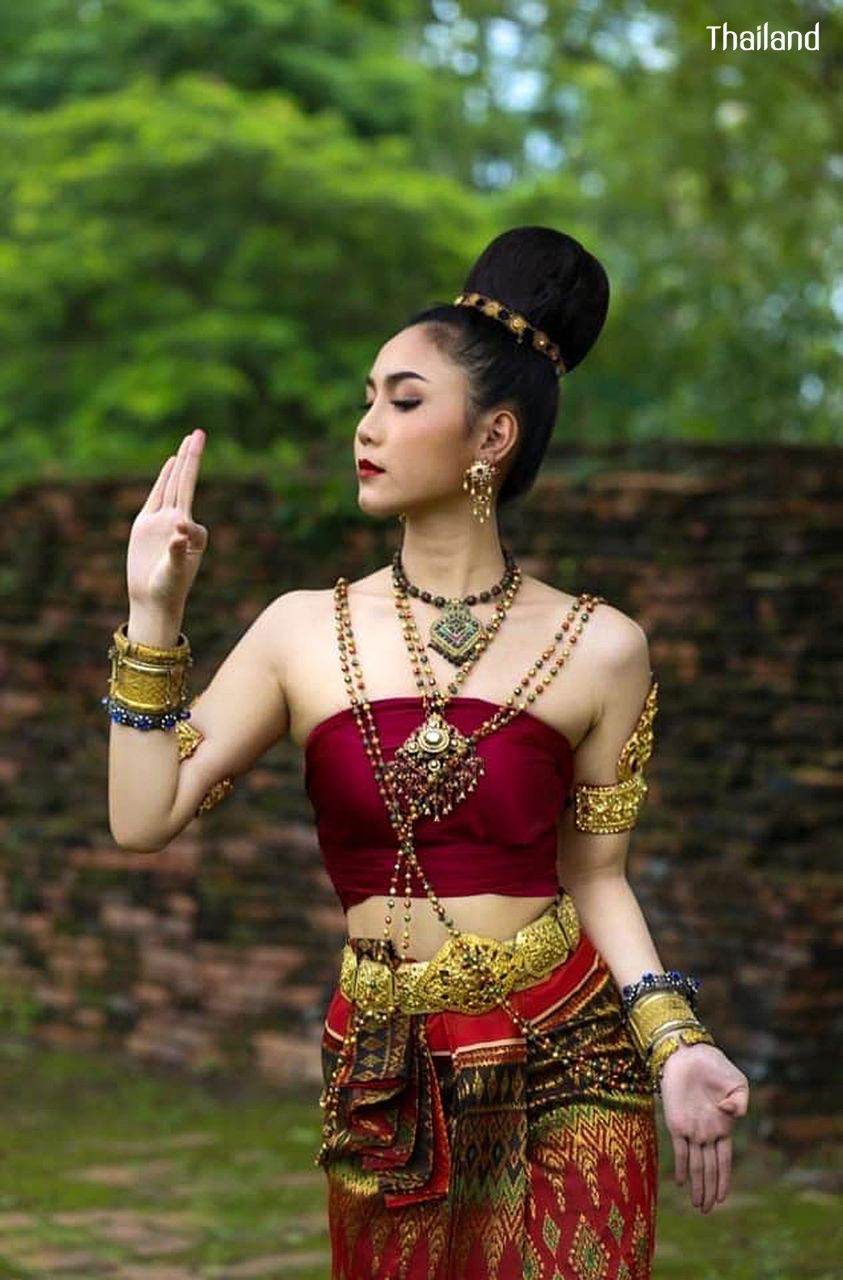 ทวารวดี -The Ancient Outfit of Dvaravati Era | THAILAND 🇹🇭