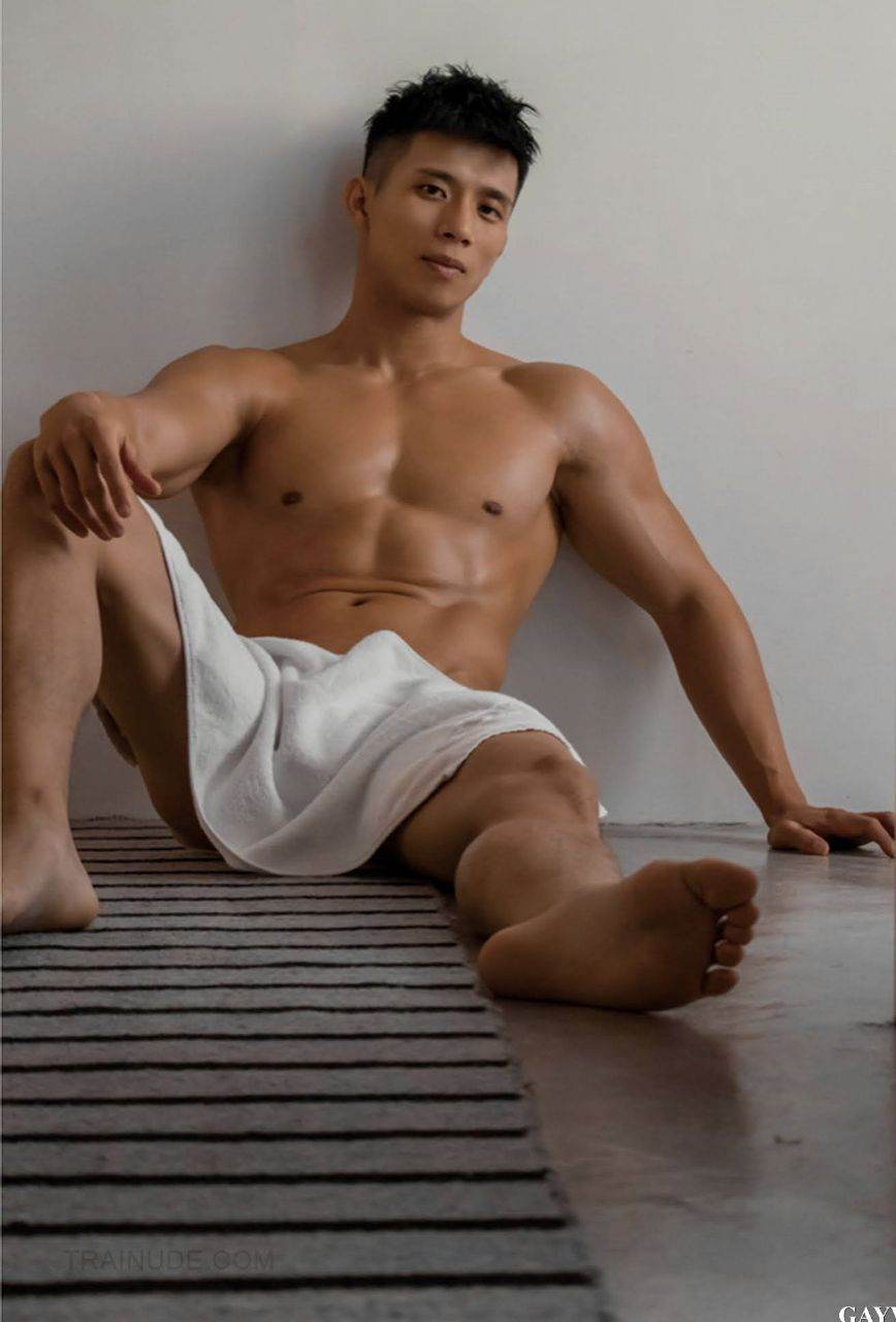 หนุ่มหล่อขึ้นปก 1027.10