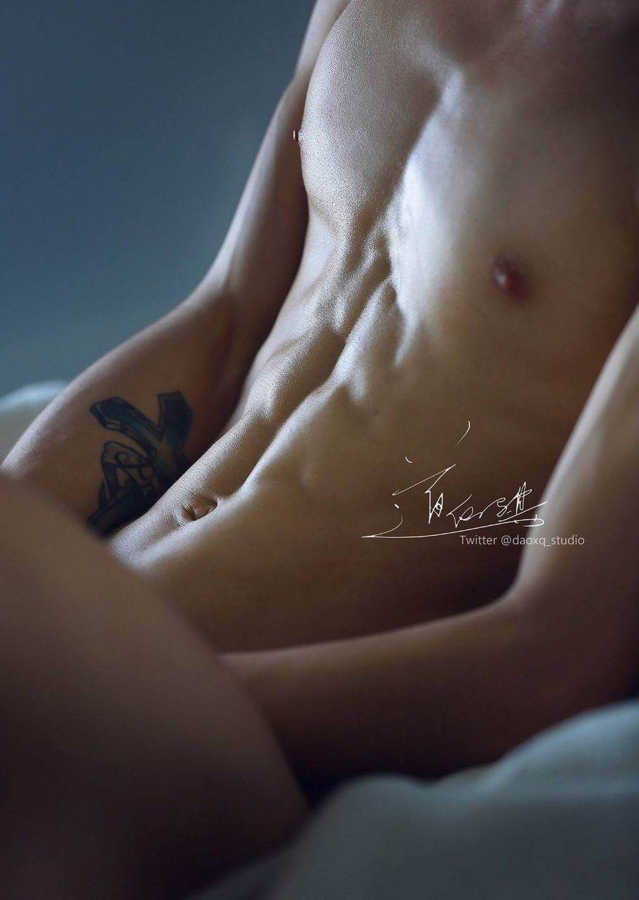 หนุ่มหล่อขึ้นปก 1029.3