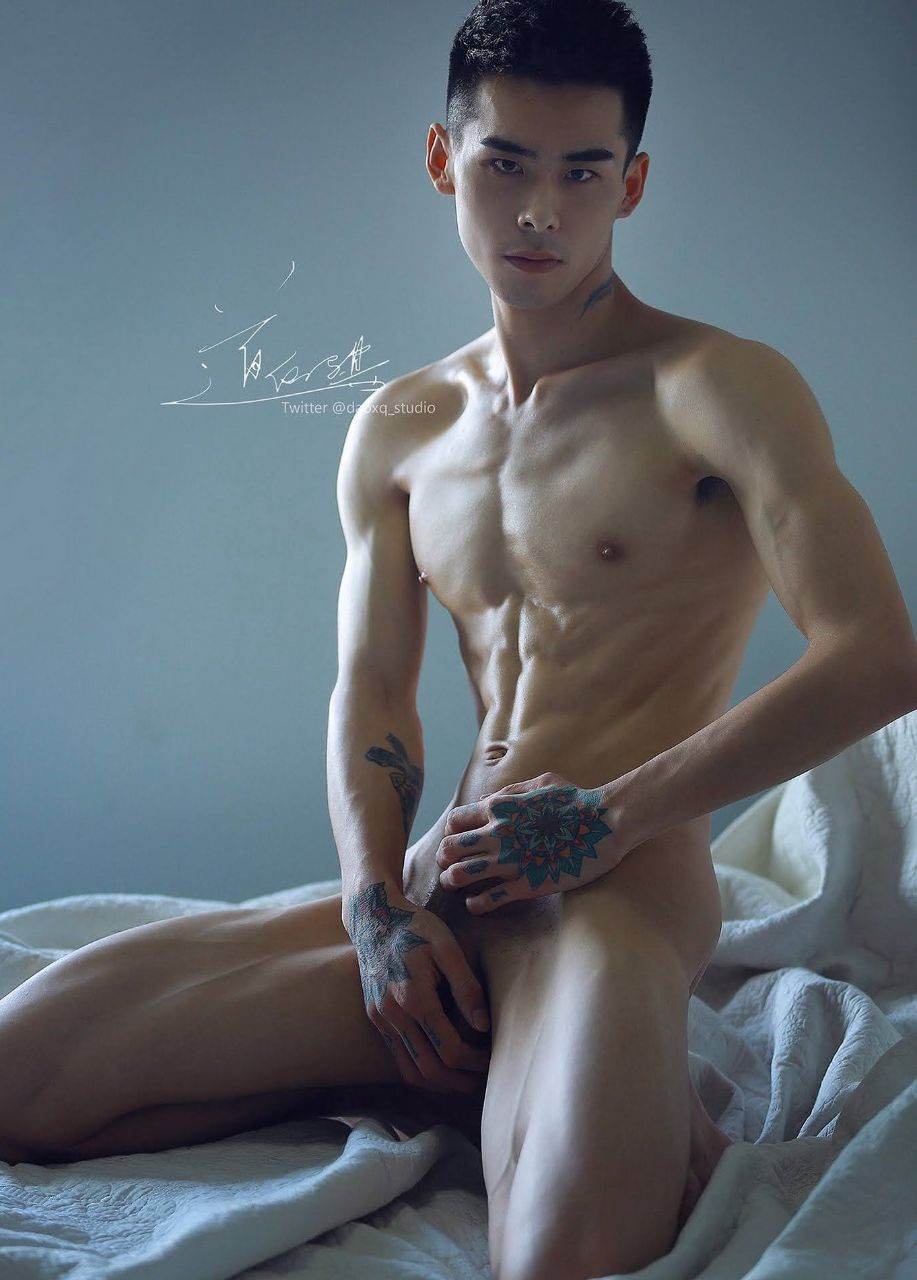 หนุ่มหล่อขึ้นปก 1029.3