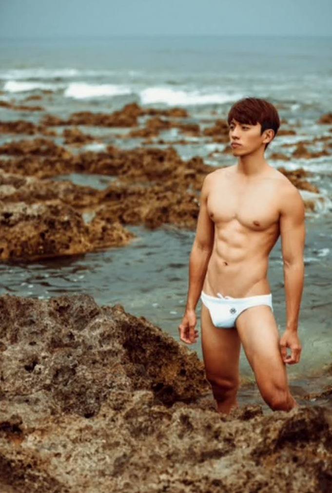 หนุ่มหล่อขึ้นปก 1033.2