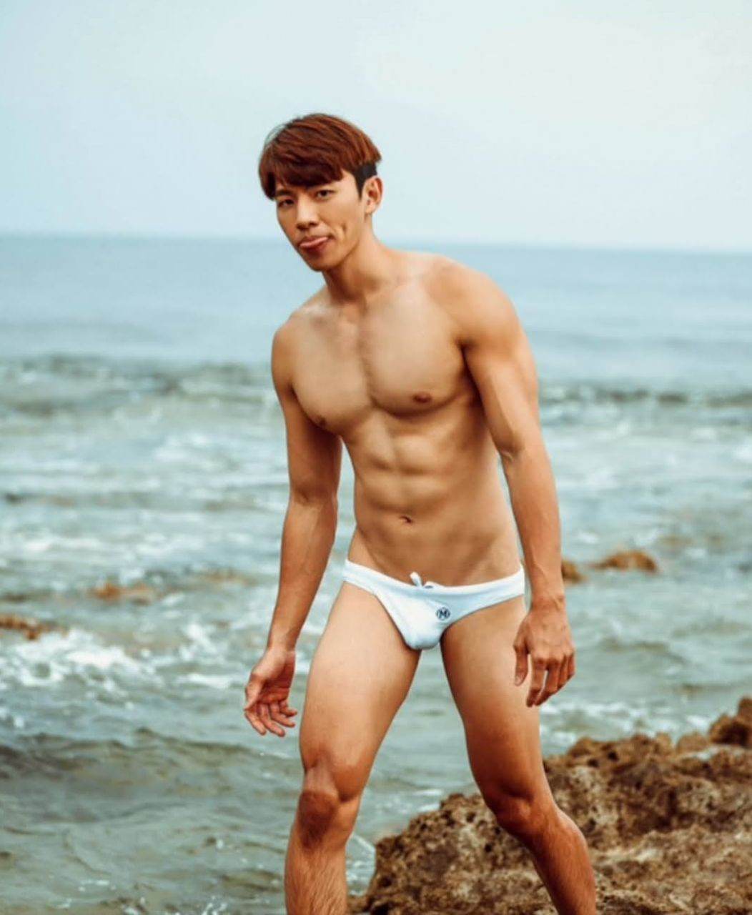 หนุ่มหล่อขึ้นปก 1033.2