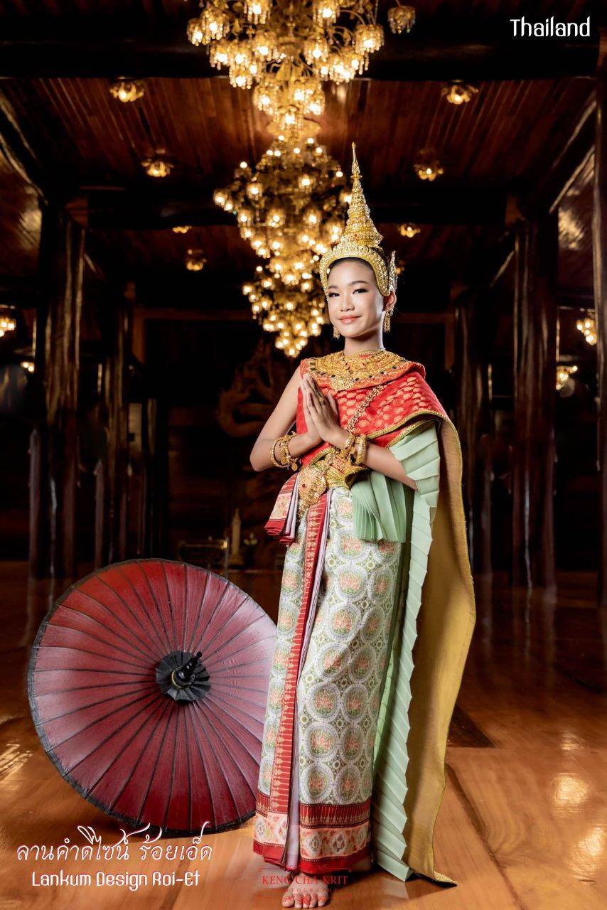 Thai royal dress in Ayutthaya kingdom | THAILAND 🇹🇭