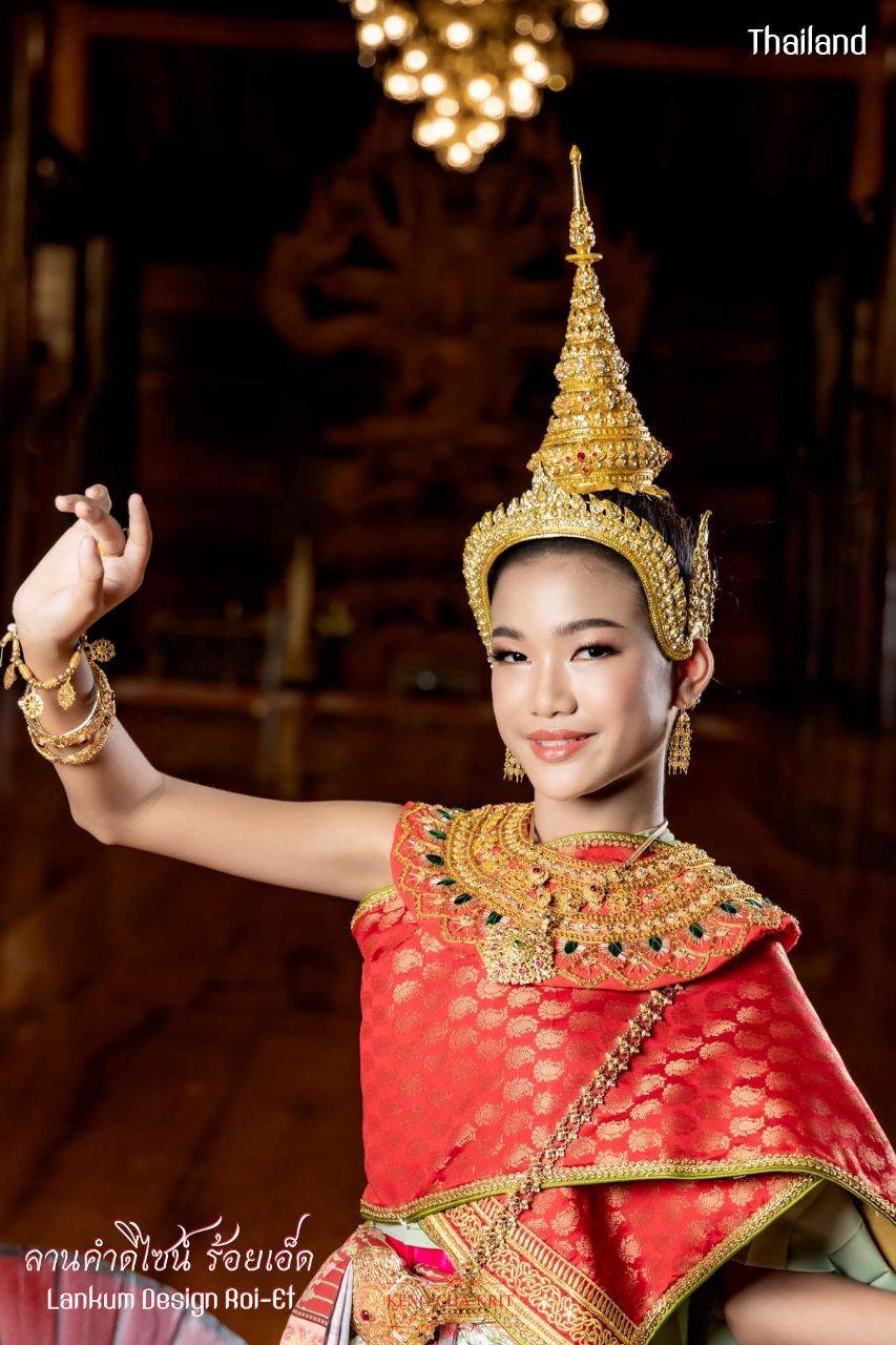 Thai royal dress in Ayutthaya kingdom | THAILAND 🇹🇭