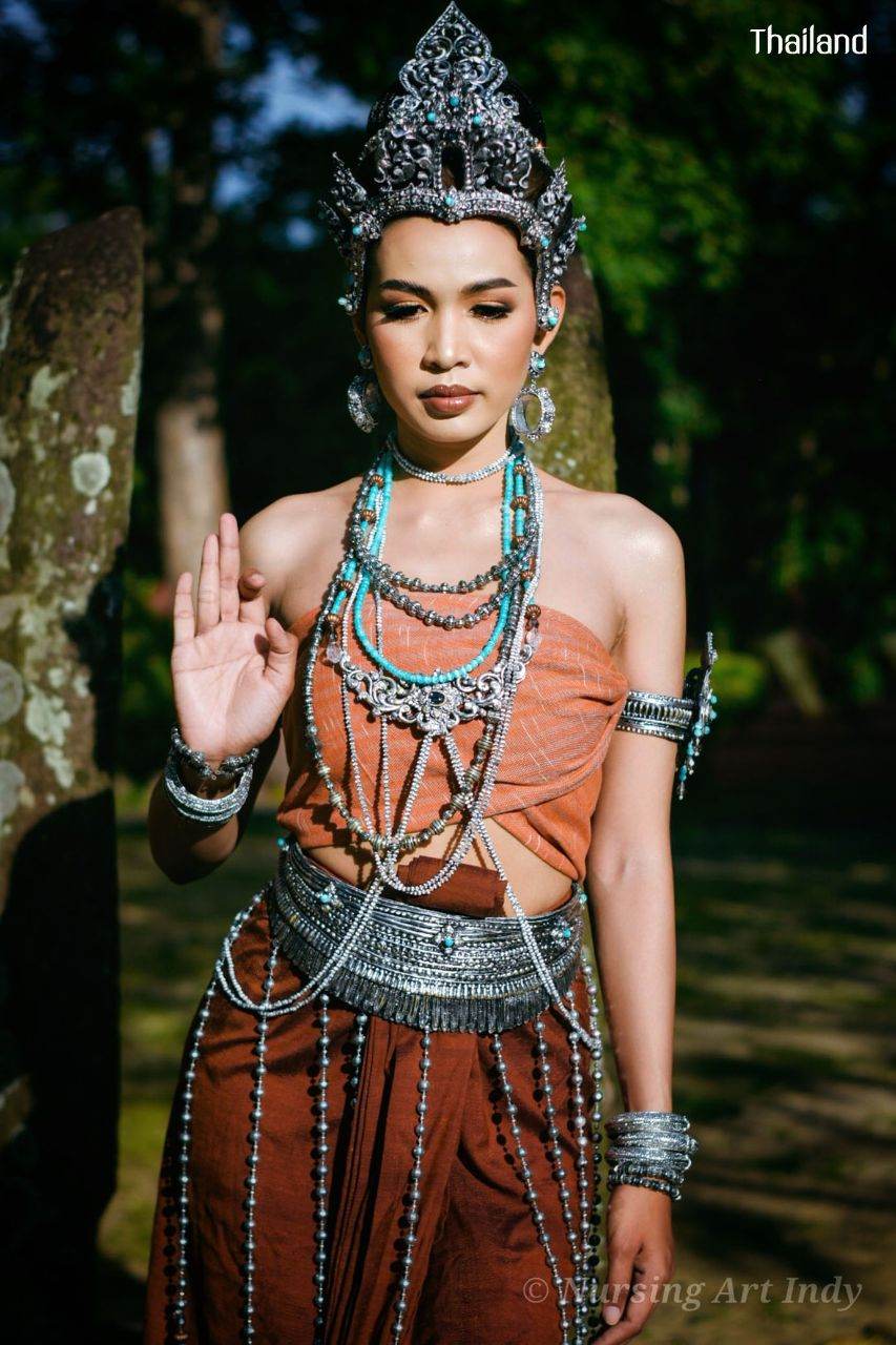 ทวารวดี ภาคอีสาน -The outfit of Dvaravati Era in Northeastern Thailand | THAILAND 🇹🇭