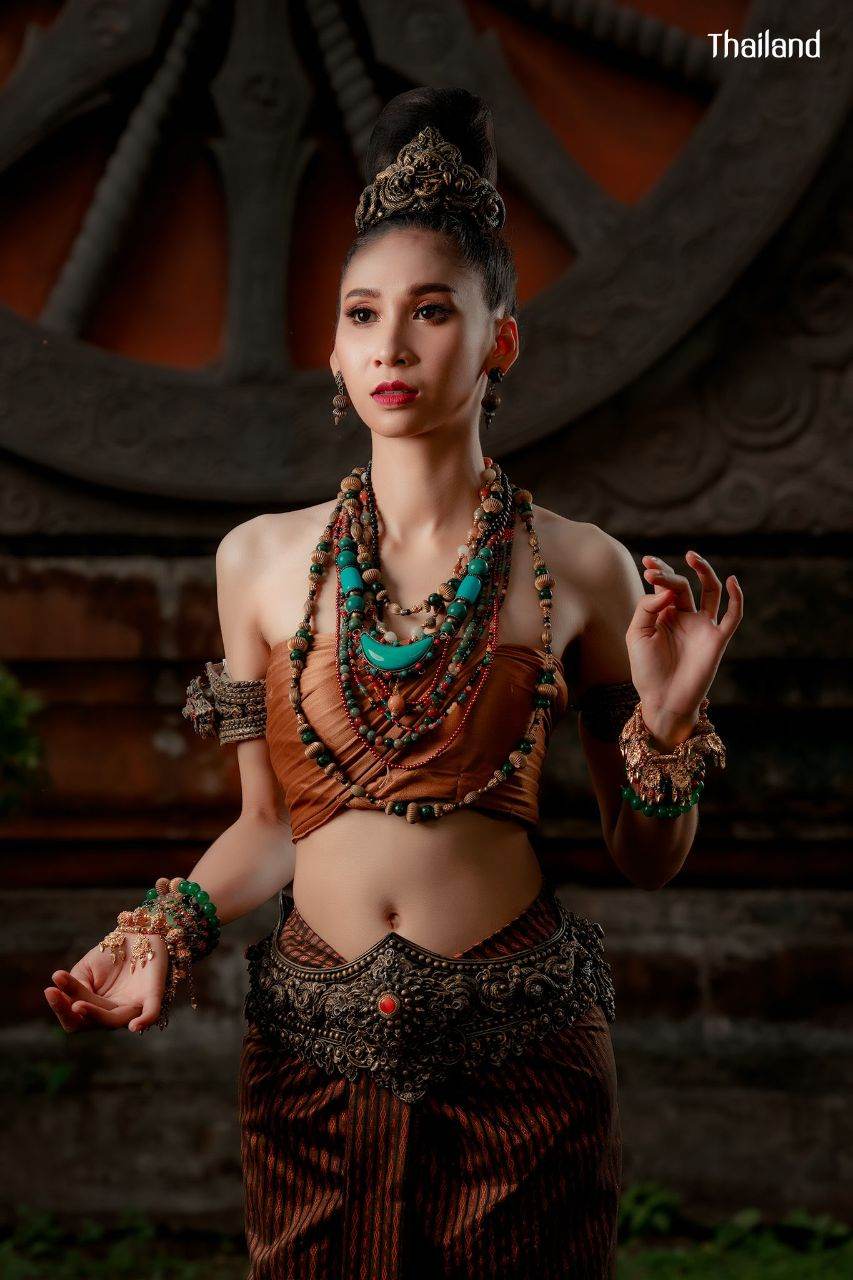 ทวารวดี ภาคอีสาน -The outfit of Dvaravati Era in Northeastern Thailand | THAILAND 🇹🇭